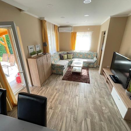 Lilla Apartman Балатонкересжтур Екстер'єр фото